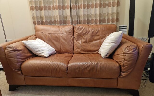 Impeccable 1-bed Apartment in Purfleet