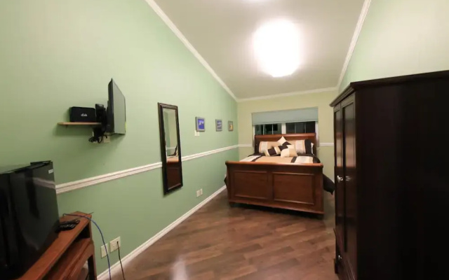 Aurora Pioneer Manor