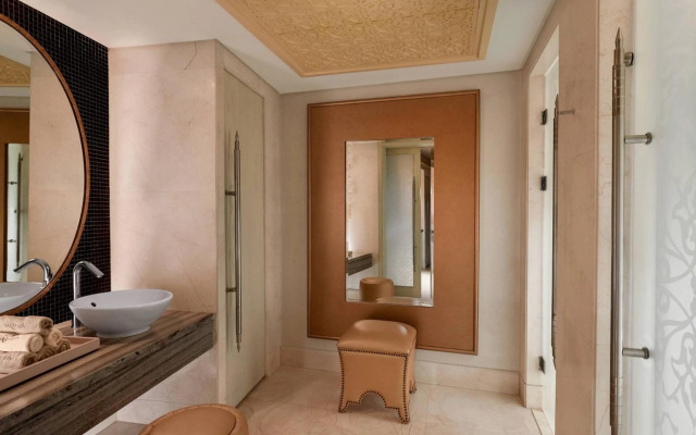 Cairo Marriott Hotel & Omar Khayyam Casino