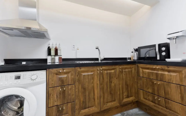 Sio Hostel L-Suite