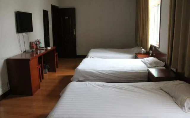 Guanxian Shuangying North Ring Express Hotel