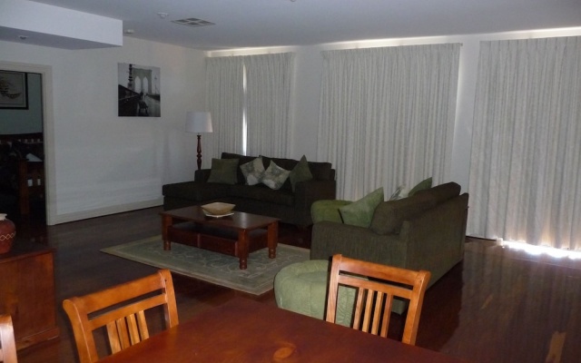 City Escape 3BD in Adelaides East End 6 – Guest Rooms – Adelaide