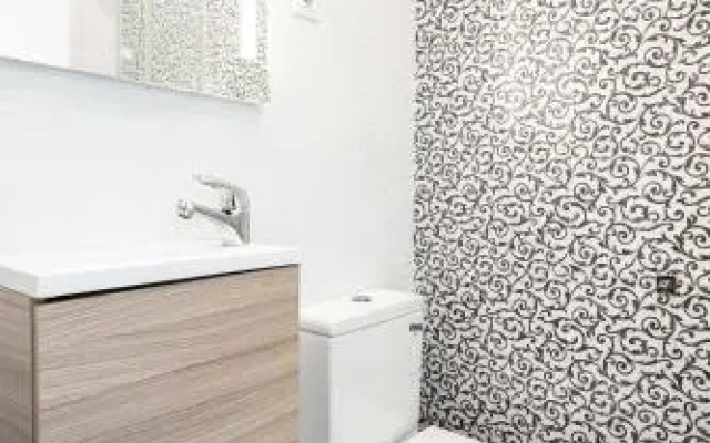 Cuidadosamente Decorado Apartamento Junto Al Metro