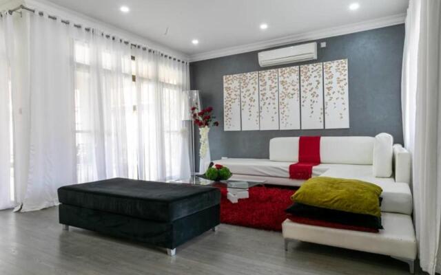 3 Bedrooms Exclusive Villa in Mass Media