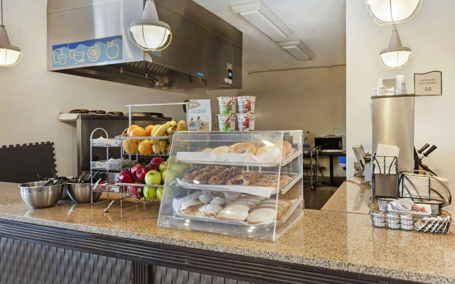 Best Western Plus Eagleridge Inn & Suites