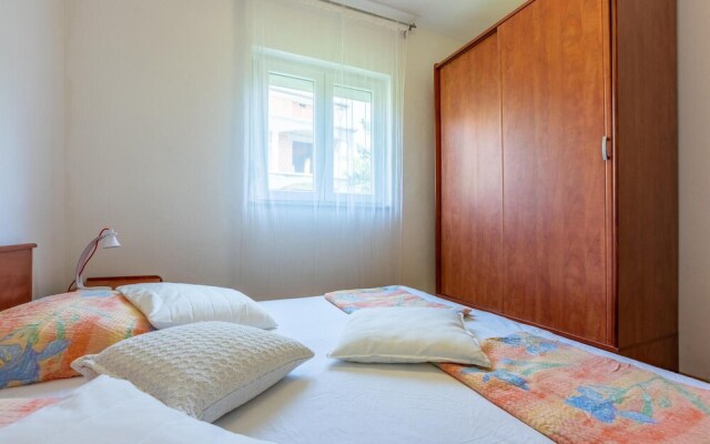 Beautiful Apartment in Dramalj With Wifi and 2 Bedrooms