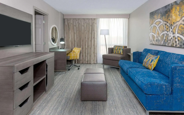 Hampton Inn & Suites Kansas City-Country Club Plaza