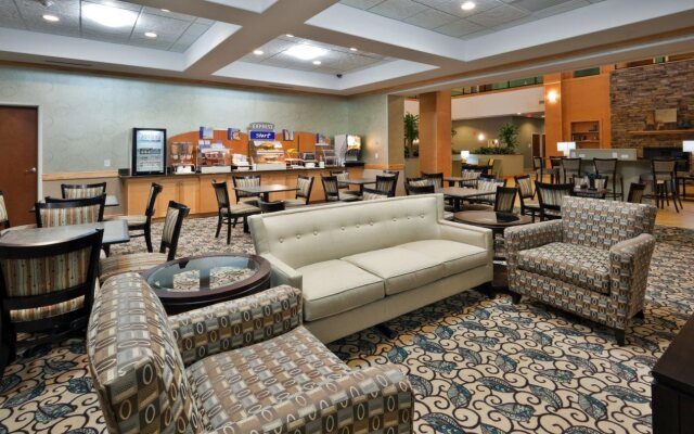 Holiday Inn Express Hotel & Suites Fairburn by IHG