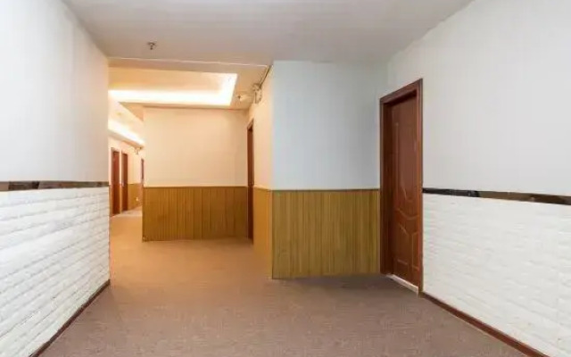 Wulv Yangguang Business Hotel