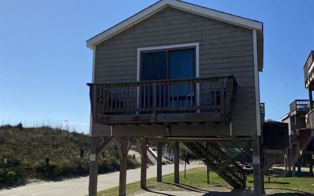 28 Beach Lookout Studio Bedroom Condo by RedAwning