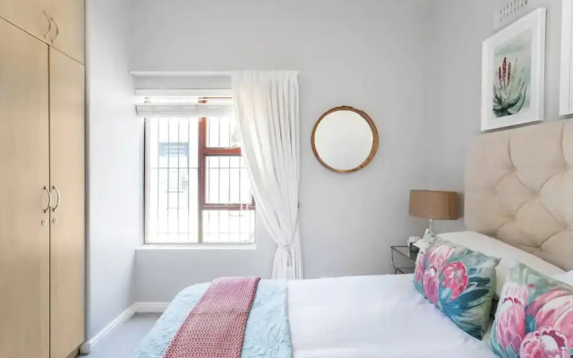 3 Bedroom Hilltop Home With Spectacular Views