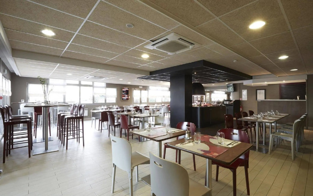 Kyriad Le Blanc Mesnil