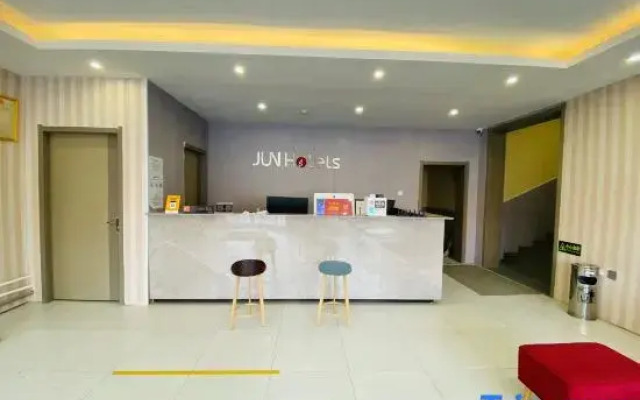 Junyi Chain Hotel (Xiong County)