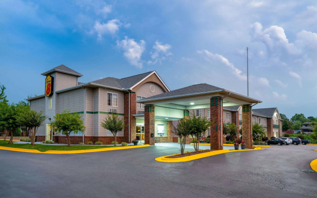 Super 8 by Wyndham Salisbury