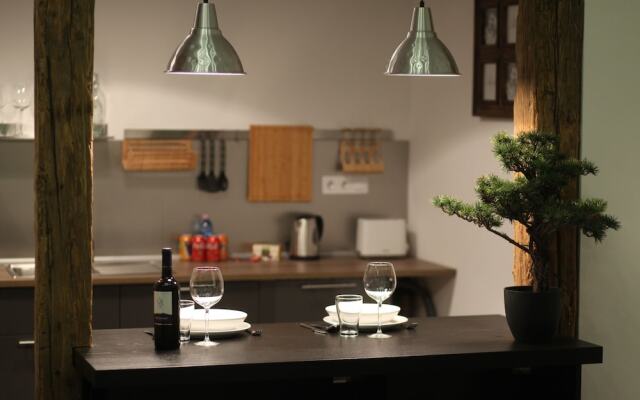 Dfive Apartments - Timber