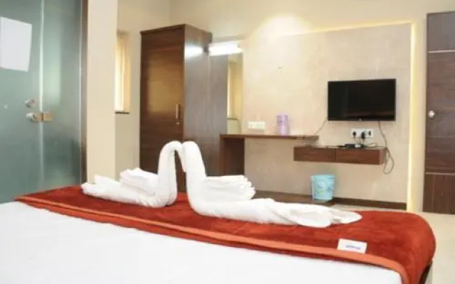 Hotel Om Palace And Party Plot