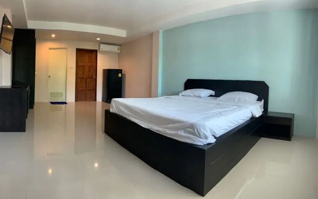 OYO 75329 Phensri Apartment