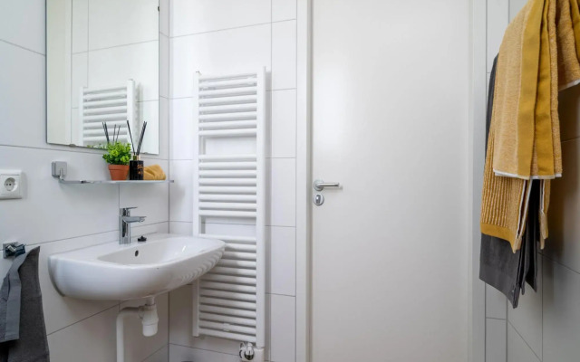Modern Chalet With Dishwasher, in Friesland