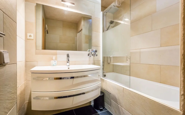 Little Manhatten Apartments