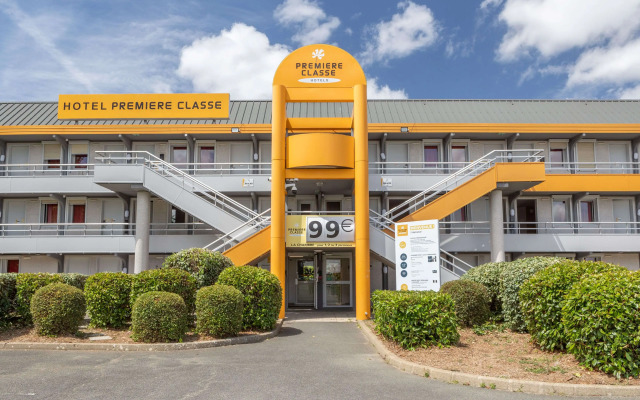 Première Classe La Ville-Du-Bois
