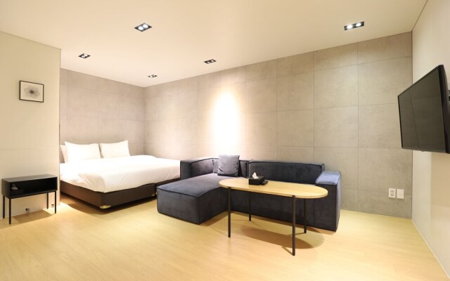 Hotel Intro
