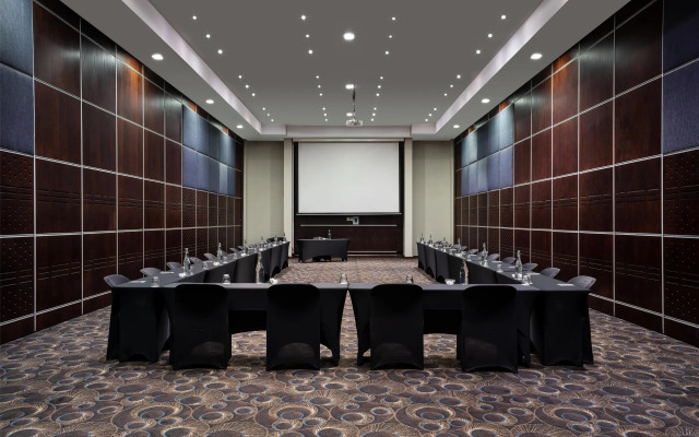 Premier Hotel OR Tambo