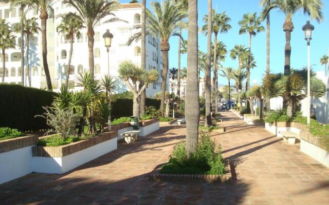 2252-Amazing apt on beach, port view from terrace!