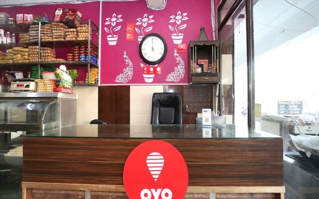 OYO 12967 Hotel Simran