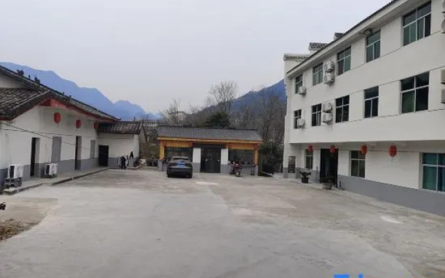 Shiquan Liuxi Fisherman's Home