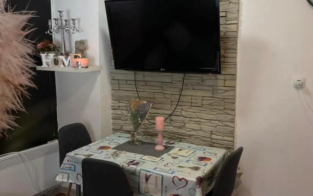 Cozy 1B Apartment Vera-self check in