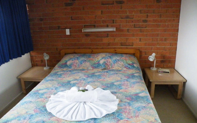 Pacific Heights Holiday Apartments and Munn’s Tower House