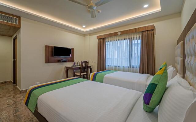 Treebo Aaravi Residency, 800 Mtrs From Promenade Beach