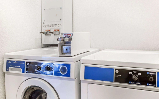 Quality Inn & Suites Coliseum