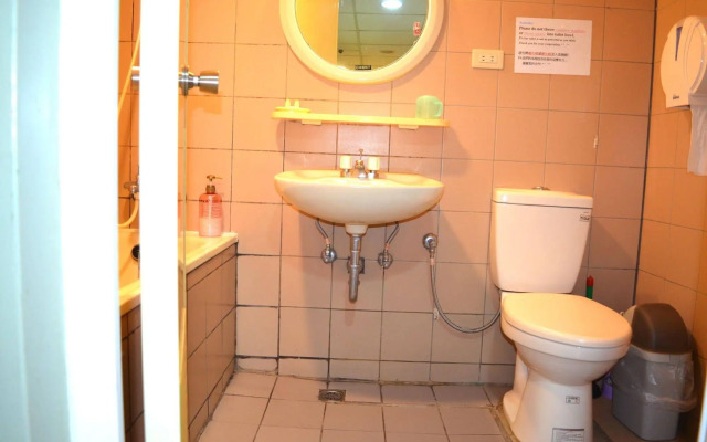 Holo Hostel