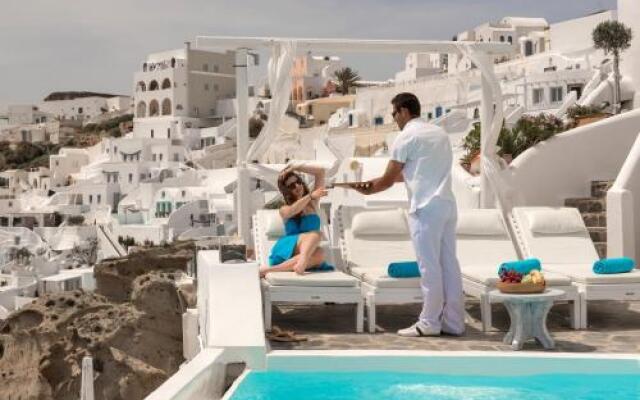 Kima Oia Suites