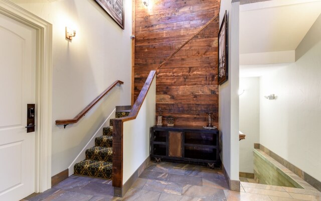 Stay Chateau Suite 1