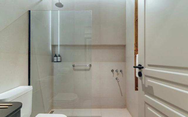 Hestia at Esmeralda 700