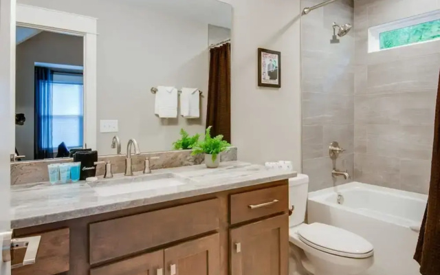 Booking Fast 12 Beds-large Yard