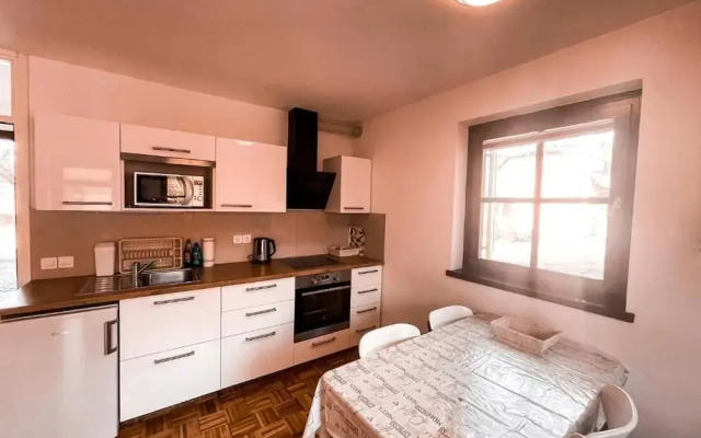 Mad House Apartment 1, Terme Čatež