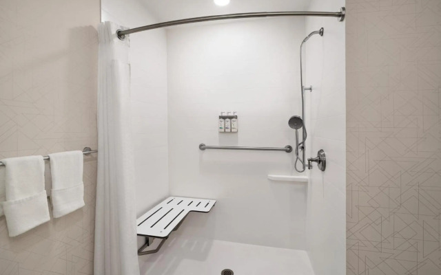 Holiday Inn Express Syracuse Airport by IHG