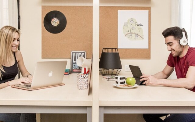 Residencia Universitaria Resa Giner de los Ríos - Hostel