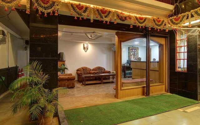 OYO 23051 Hotel Surya Yatri Niwas