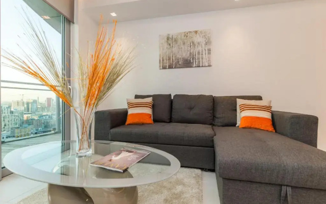 Royal Style Apartment - 5 Mins Walk to Excel London