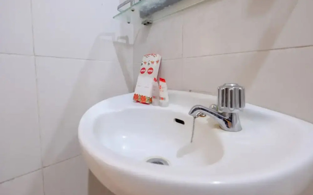 OYO 1508 Mascot Beach Hotel