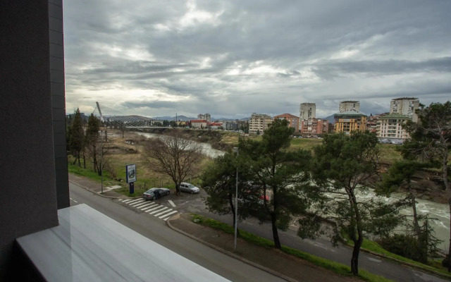 LINA - PG, Moraca River Apartment