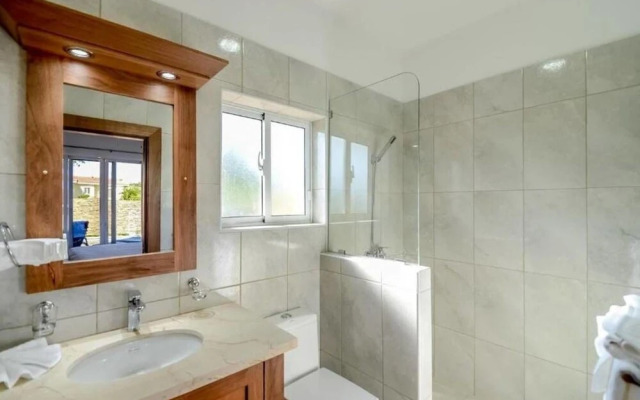 Professionally Decorated Open Concept Villa