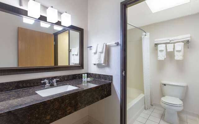 AmericInn by Wyndham Eau Claire