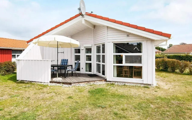 Two-Bedroom Holiday home in Grömitz 2