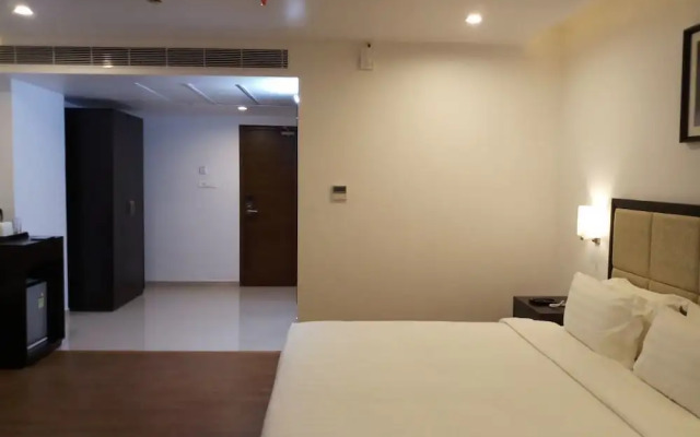 Triguna Clarks Inn