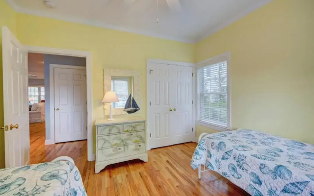 Robinsons Drive 38223